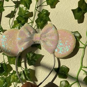 Minnie Mouse ear headband